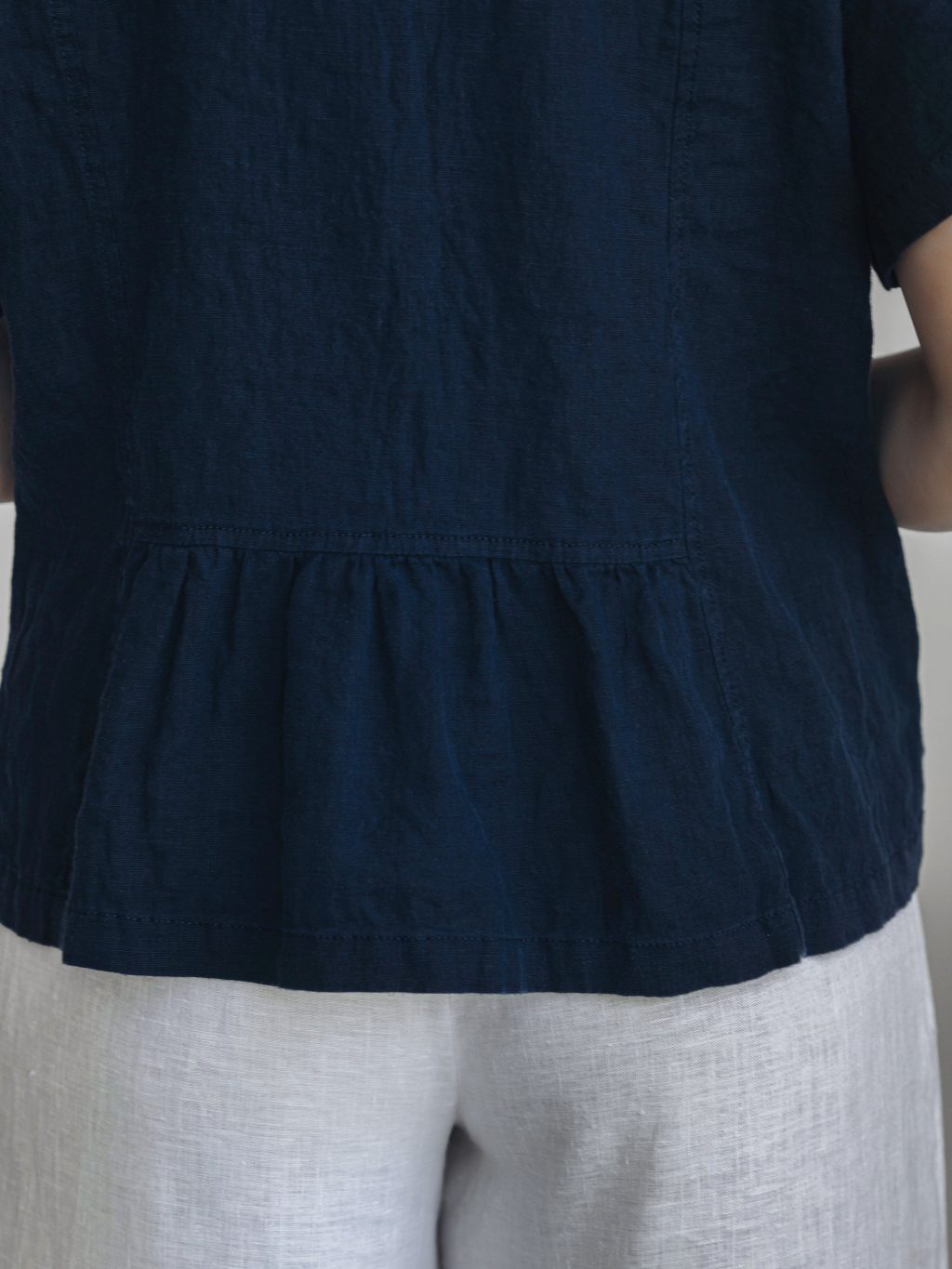 Легкая летняя блузка из 100% льна